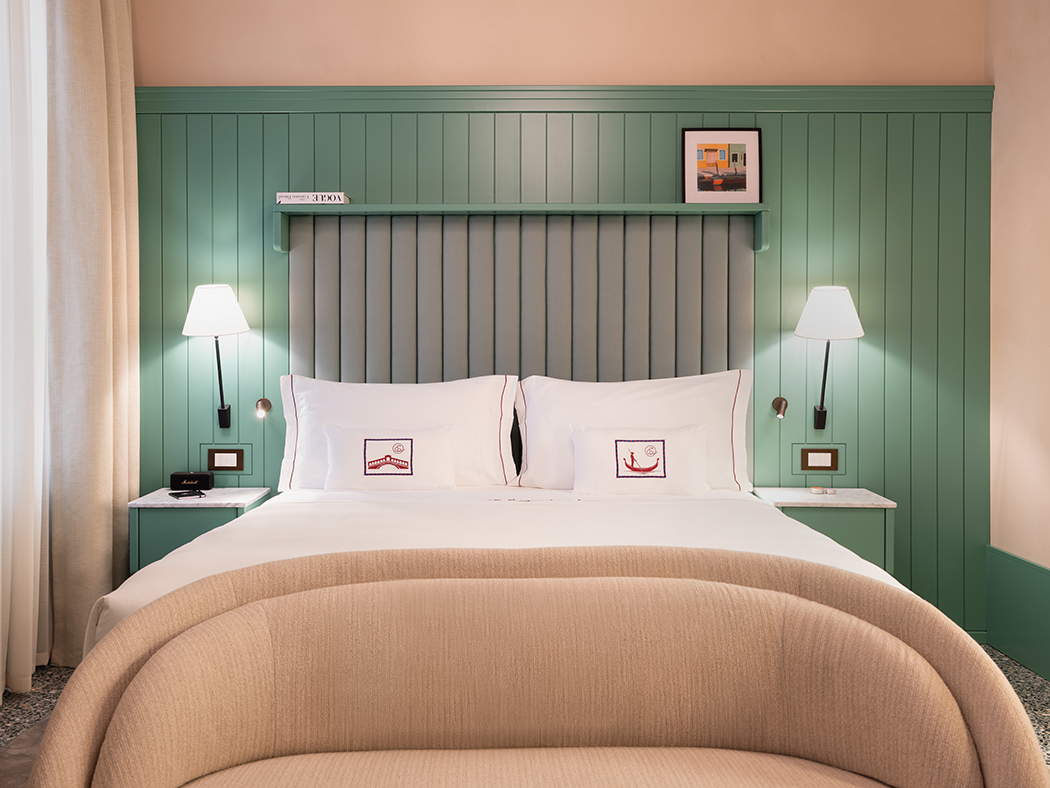 Elizabeth Unqiue Venice Prestige Two Rooms R 01