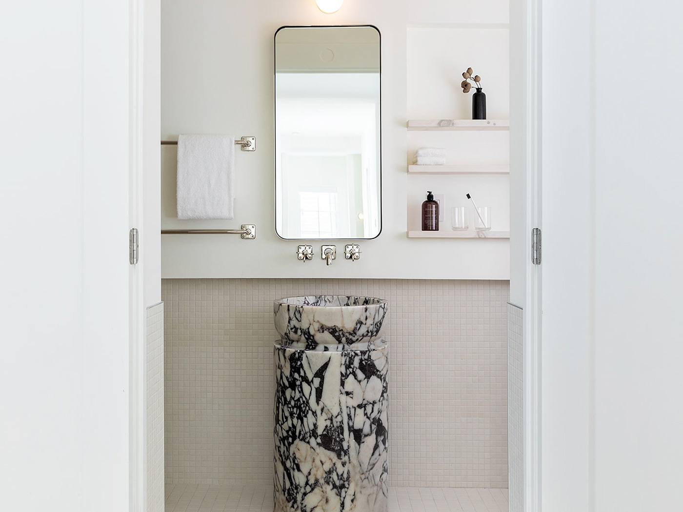 Scribners Catskill Lodge Round Suite R 05