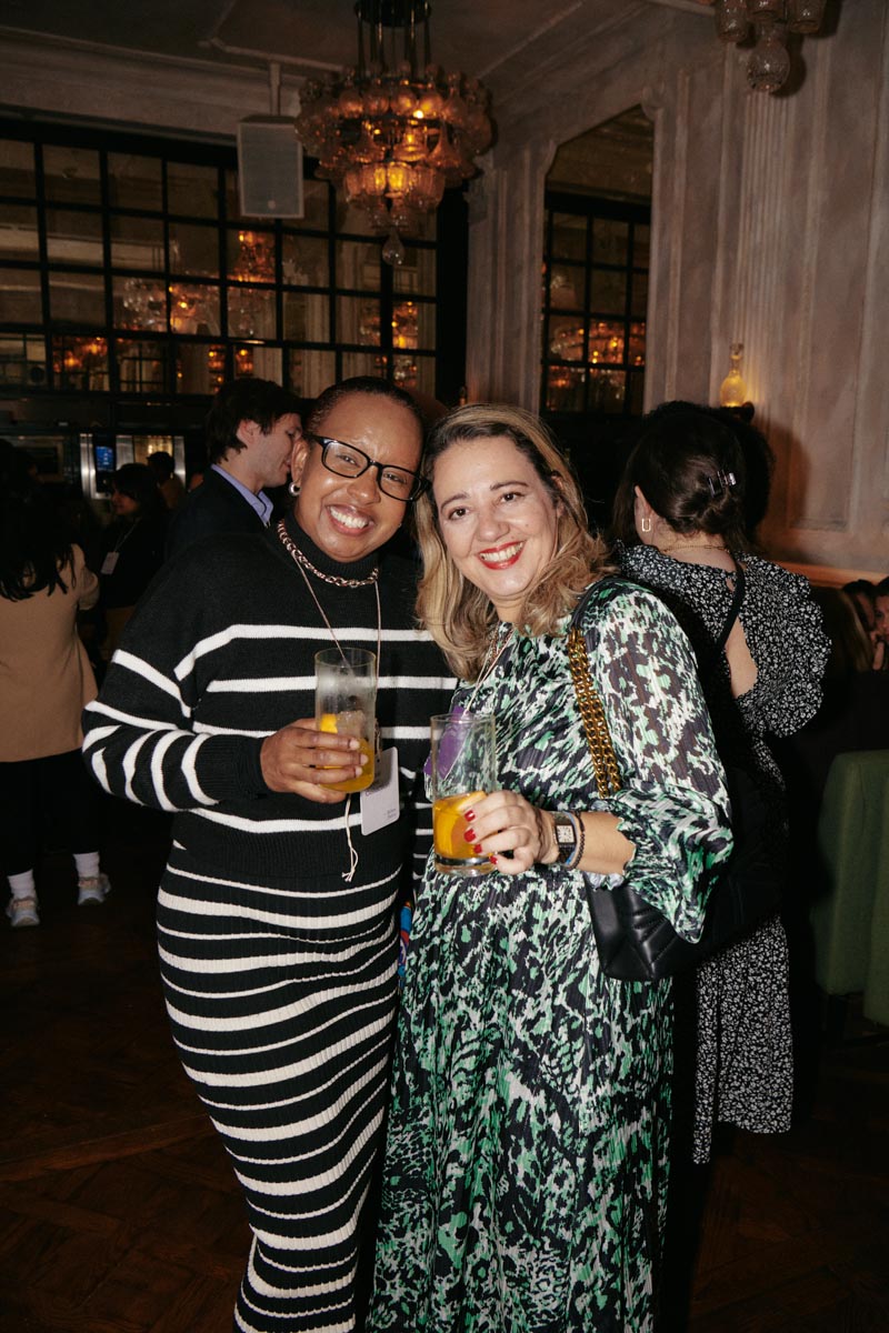 DH SALES23 S London Travel Pro 17