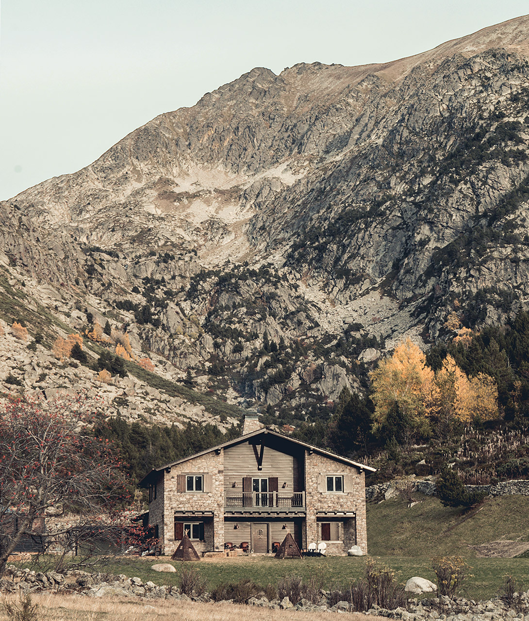 L Ovella Negra Exterior Mountain View K 01 X2