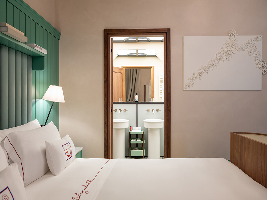 Elizabeth Unqiue Venice Prestige Two Rooms R 07