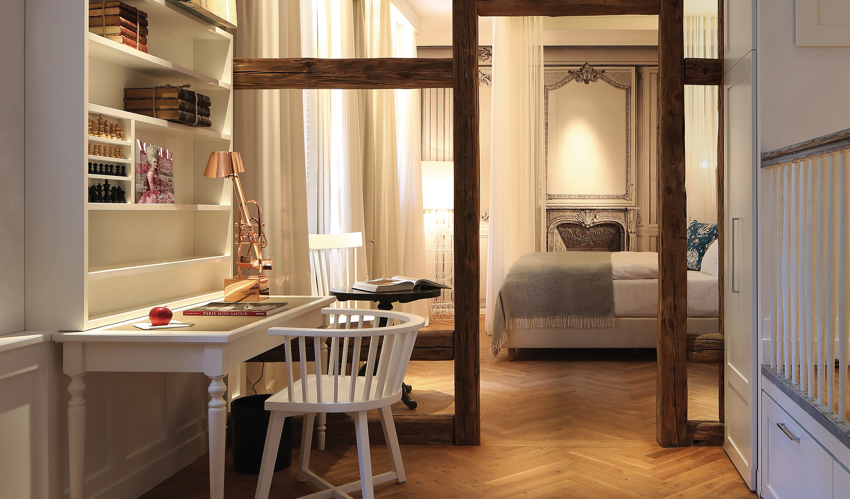 G 12 La Maison Hotel