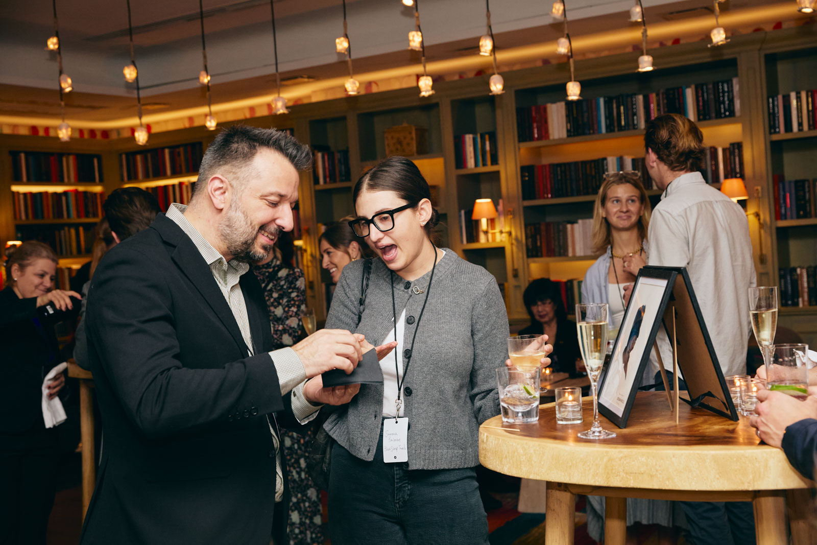 DH24 SALES Newyork SE CE Travelpro 12