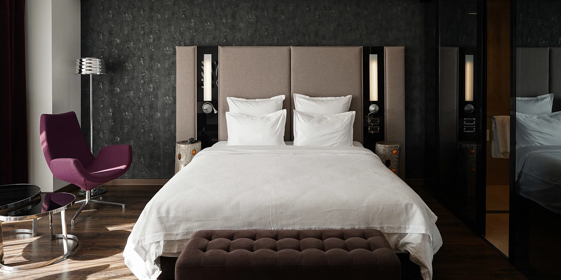 11 Mirrors By Face Rooms