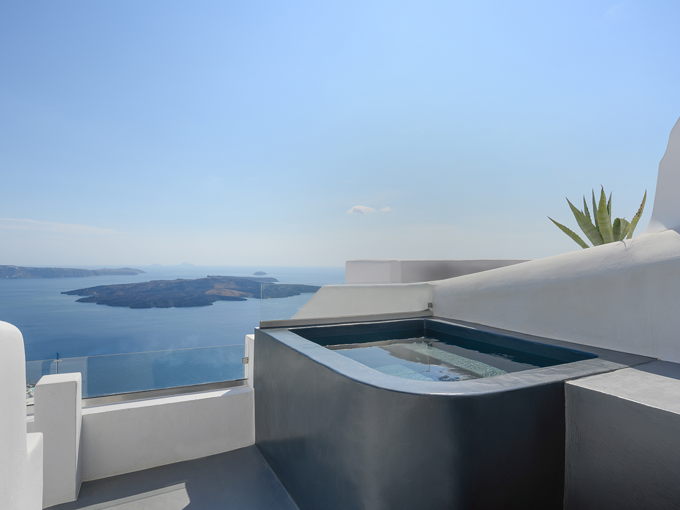 Istoria Luma Suite R 01