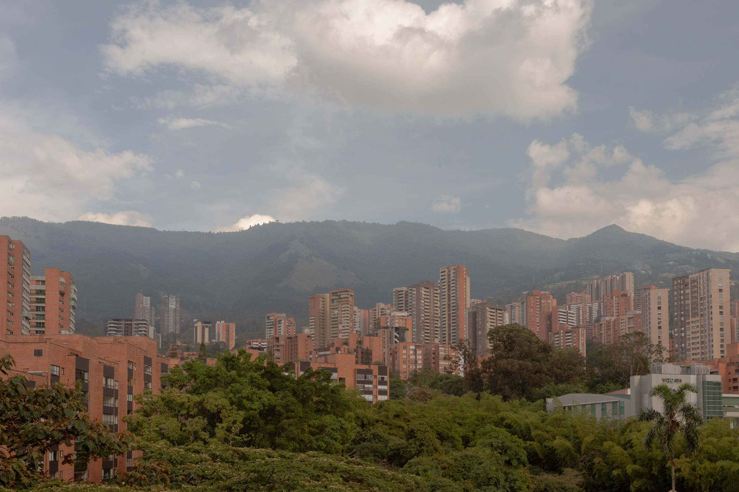 G 01 Wake Medellin Colombia