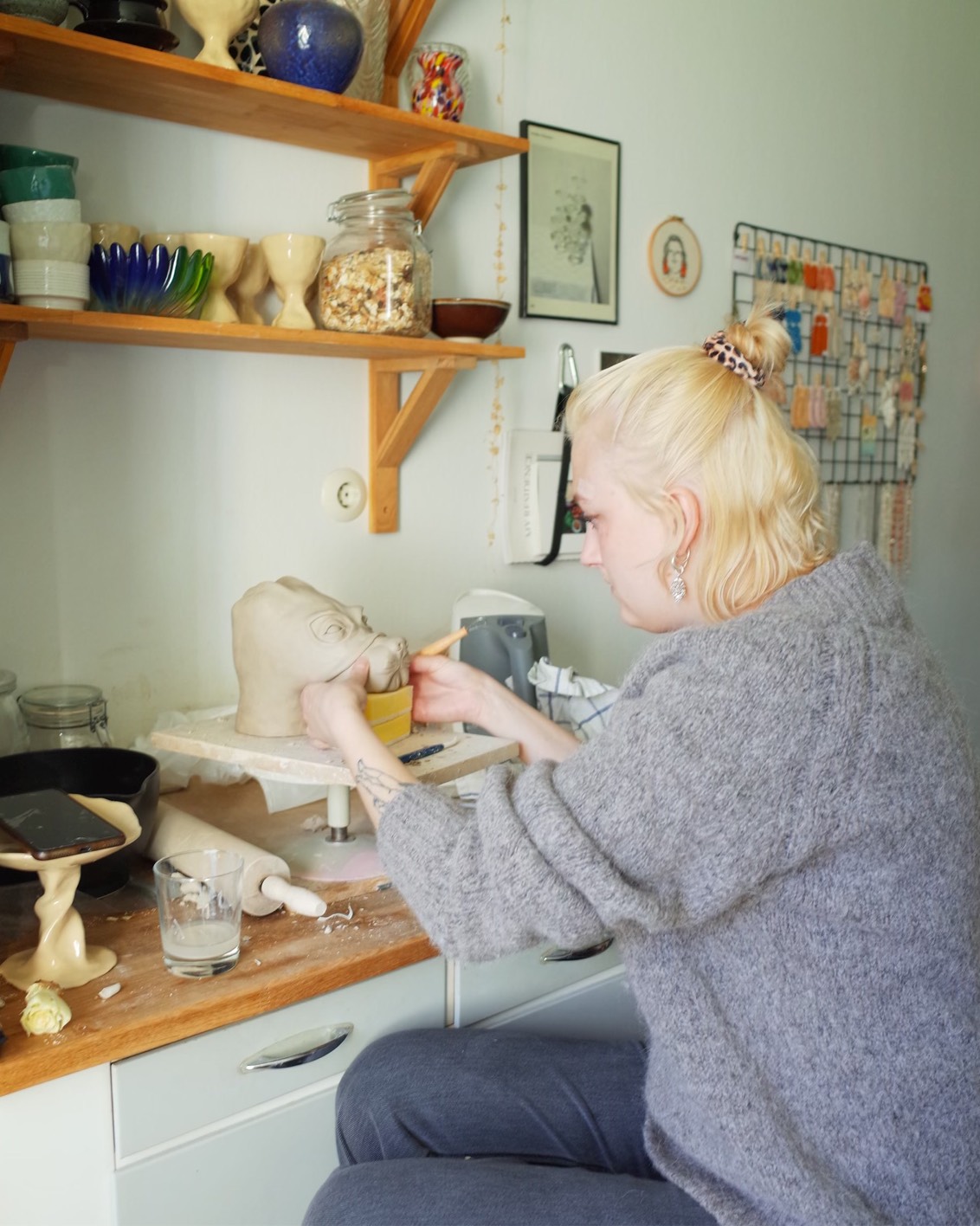 011 The Art Of Being A Woman Lina 1