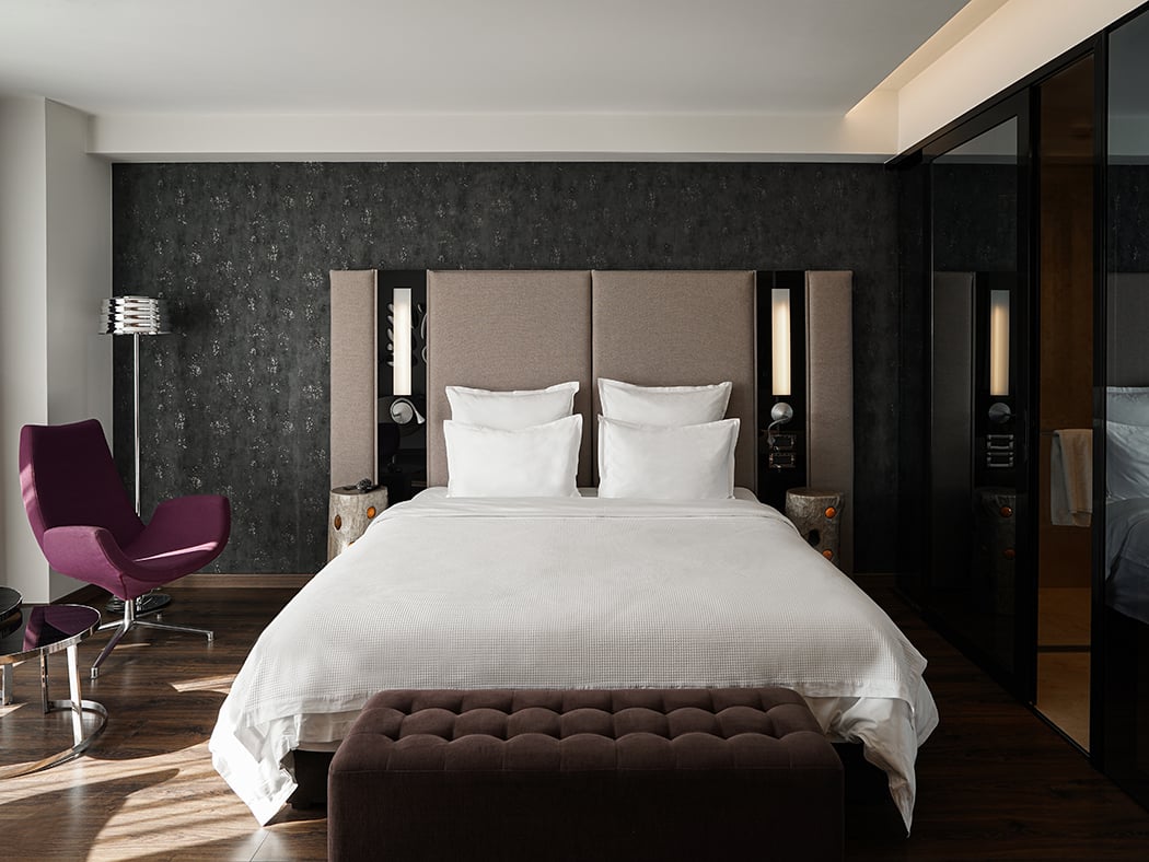 11 Mirrors Desire Deluxe Room V3 R 01