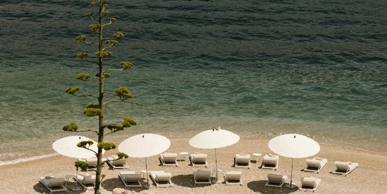 Featured Hotel Box Week 43 44 Silver Stage