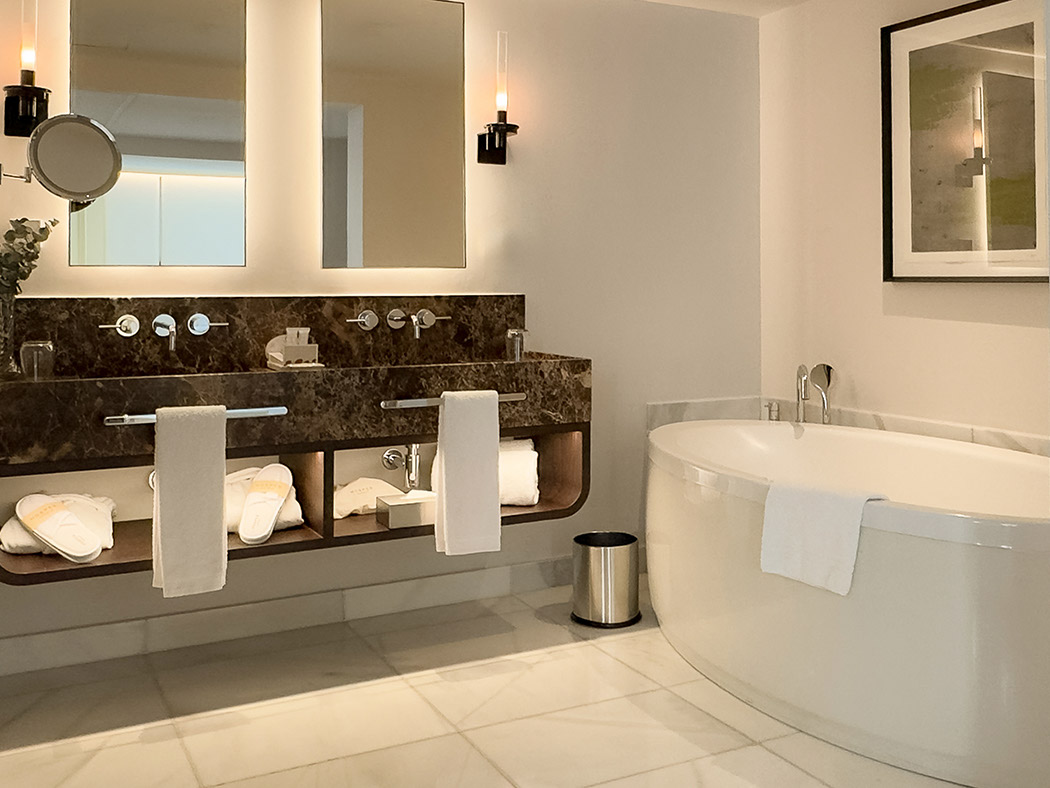 Hospes Puerta Alcala Deluxe Room R 06
