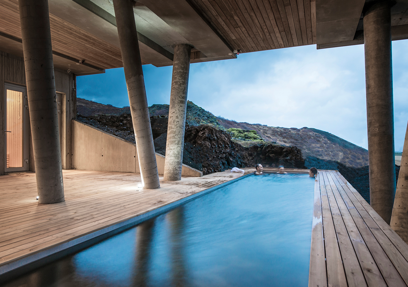 Think Hyperlocal Ion Adventure Hotel Pool Landscape View 05 004