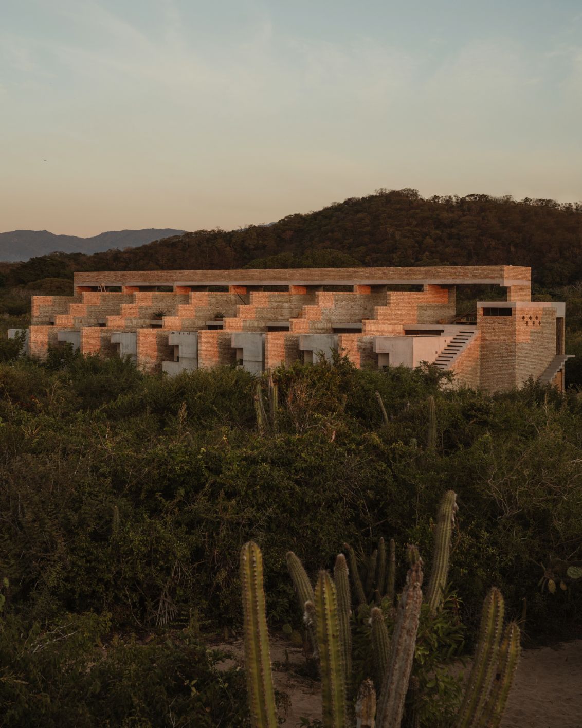 DH About Us Intro Slider 01