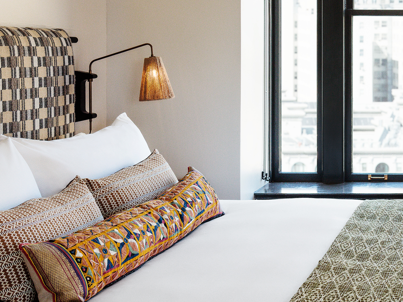 Downtown LA Proper Deluxe King View R 05