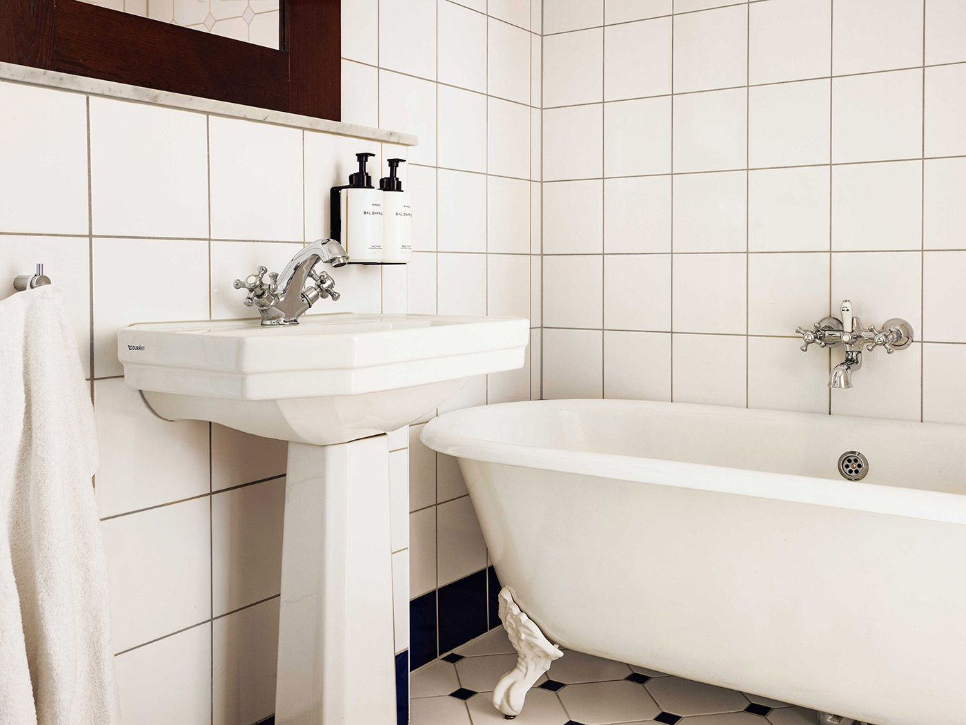 Hotel J Signature Seaview R V2 05