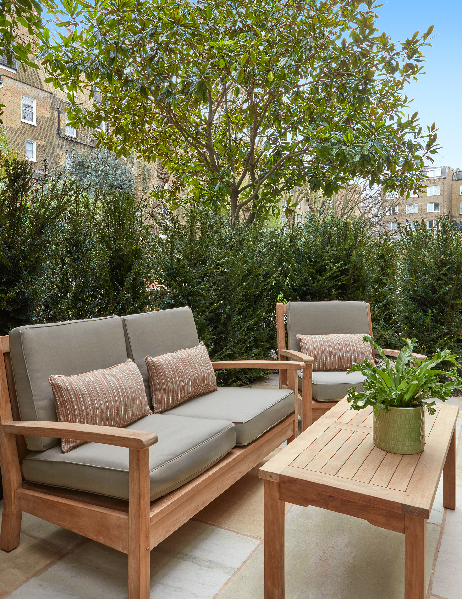 G 33 Templeton Garden London Rooms