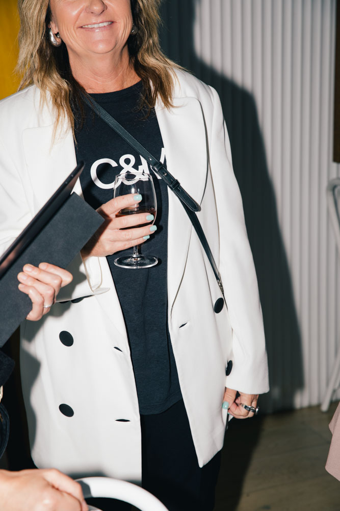 DH SALES24 S Sydney Travelpro 0121