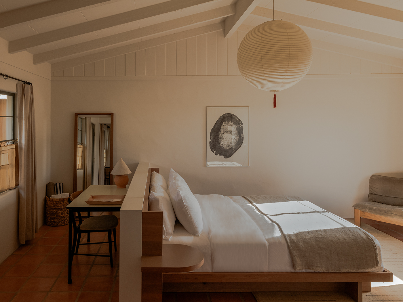 Sunrise Studio King Be 01