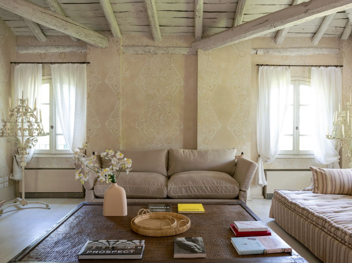 03 DH Sneak Peak Elizabeth Country House Living Room Interior Design