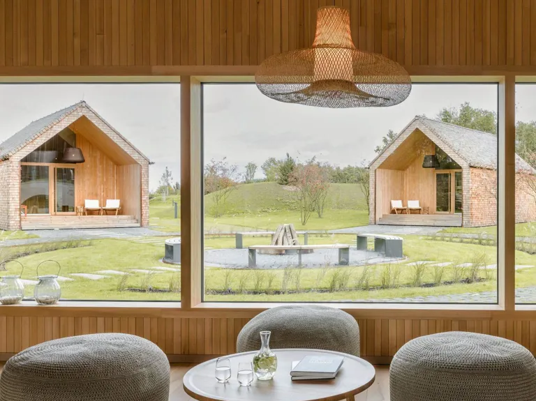 Weeks 48 49 Featured Hotel Box GS Updated 2