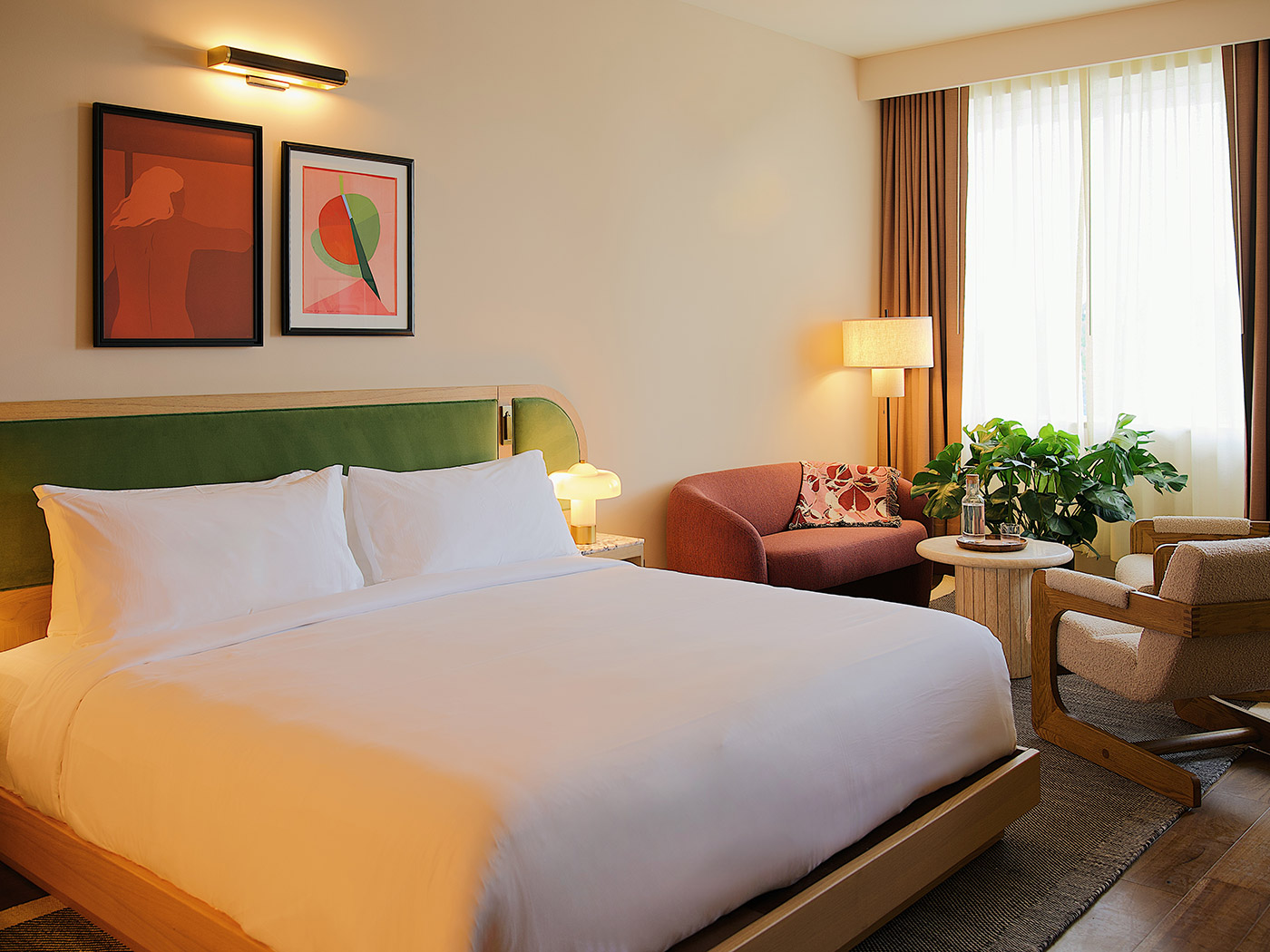 Municipal Grand King Suite Tub ADA R 01