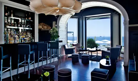 G 11 Farol Hotel