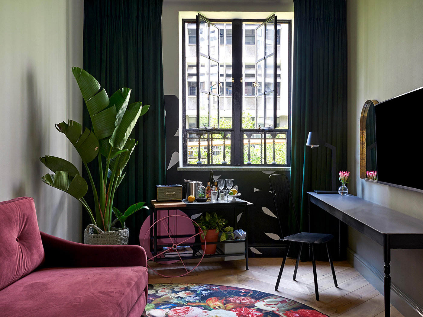 Gorgeous George One Bedroom Suite R 03