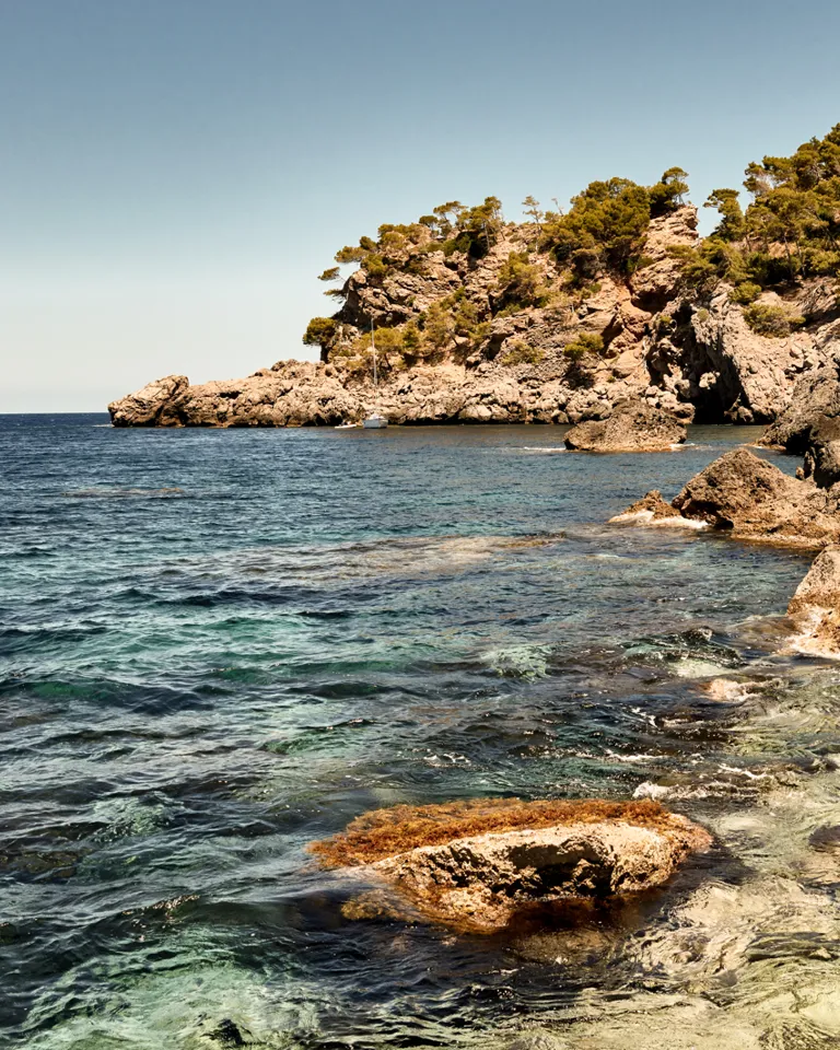 Bikini Island And Mountain Hotel Port De Soller Theme Box 2