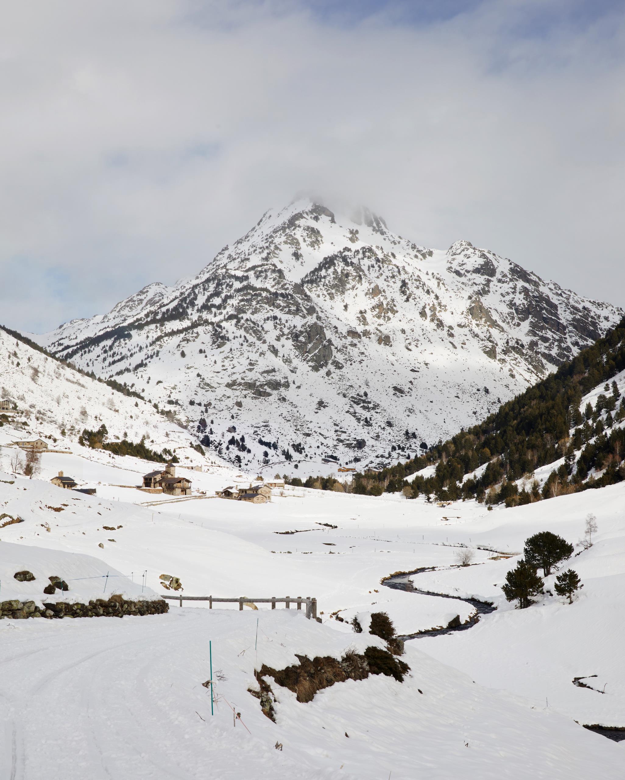 013 L Ovella Negra Surrounding Nature Mountains