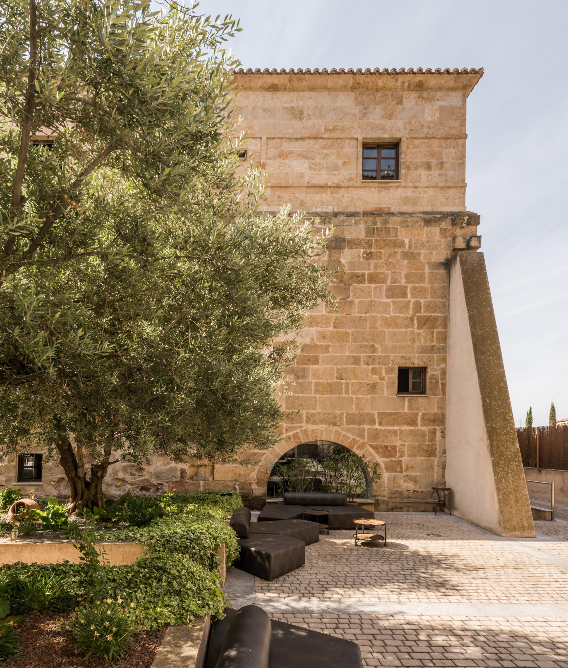 Hospes Palacio De San Esteban Architecture