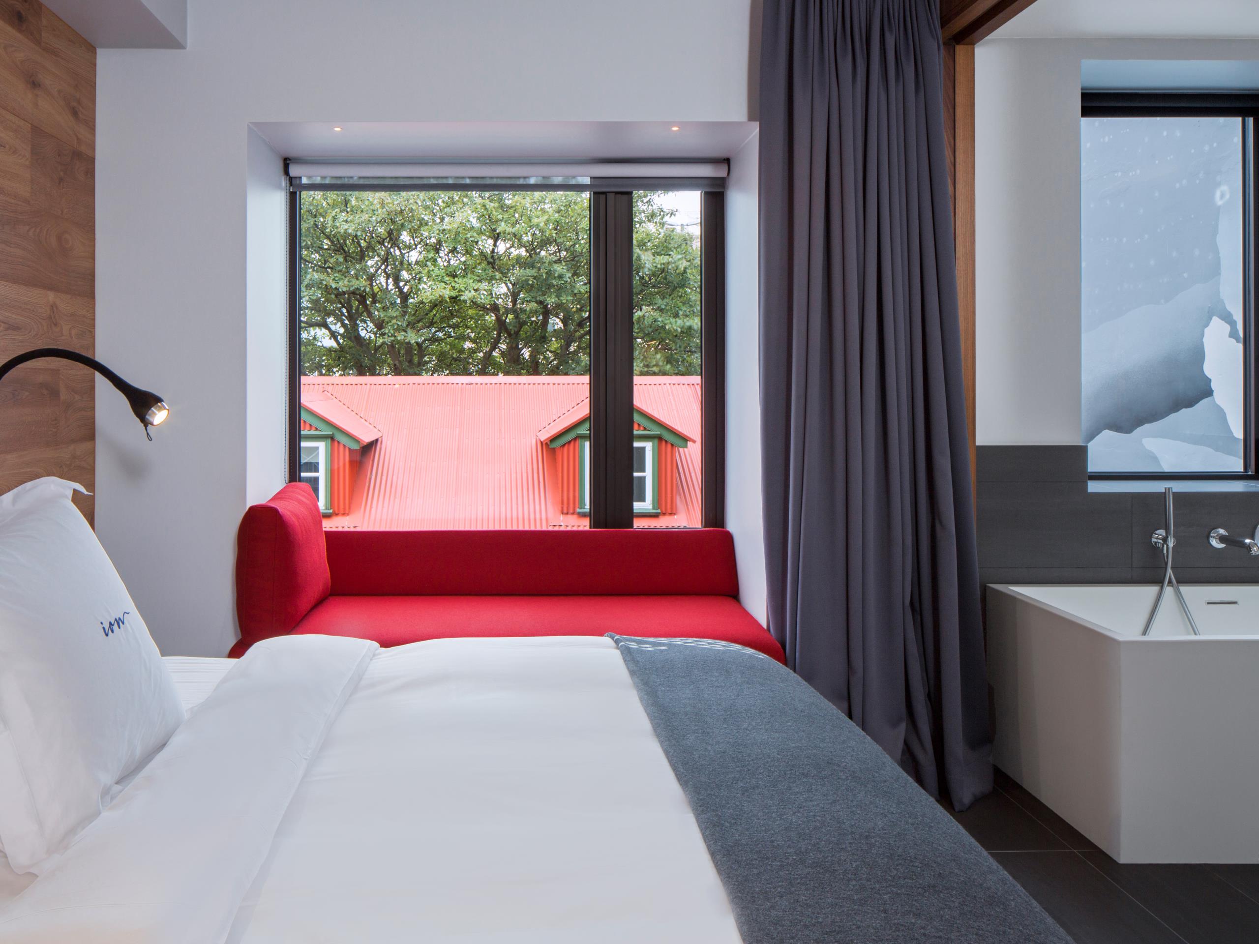 Deluxe, ION City Hotel