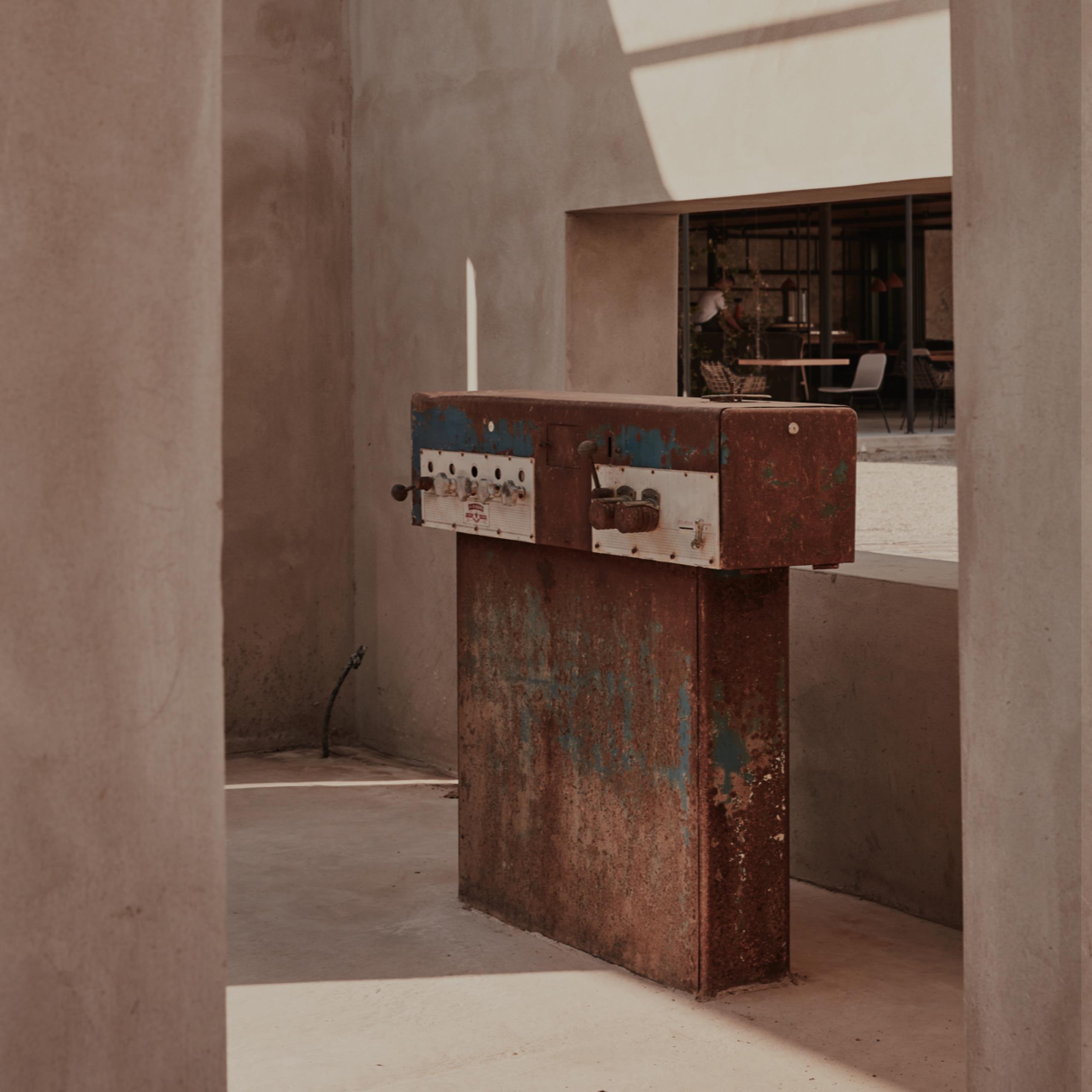 Popular Theme Historical Teaser