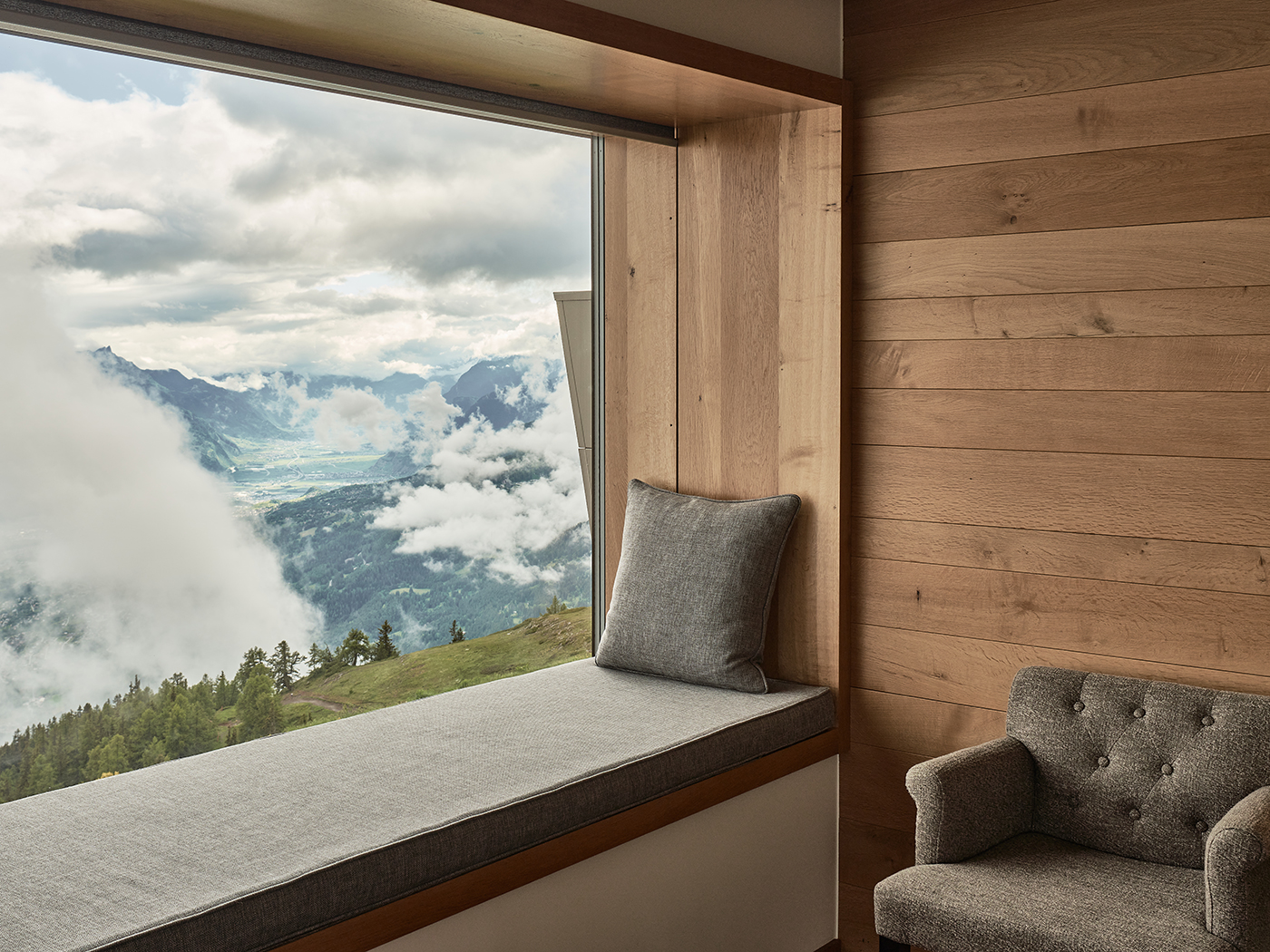 Chetzeron Corner Deluxe R 03