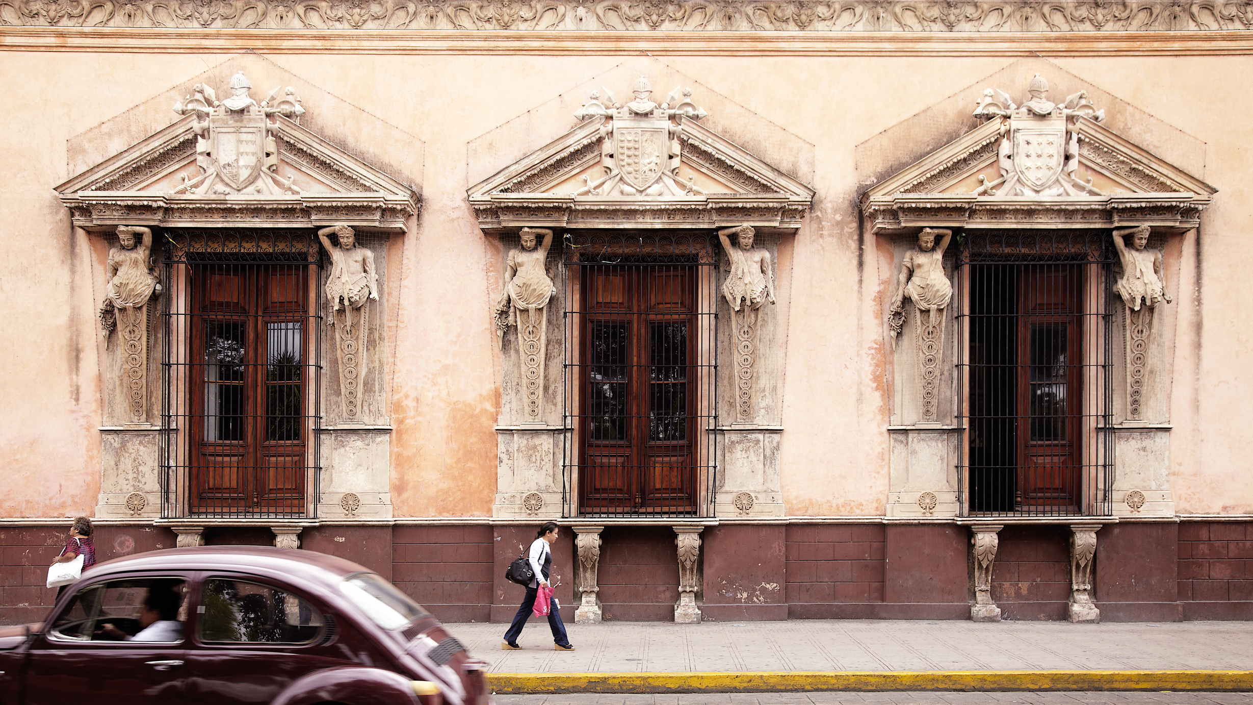 007 Rosas And Xocolate Neighborhood Street Car Architecture