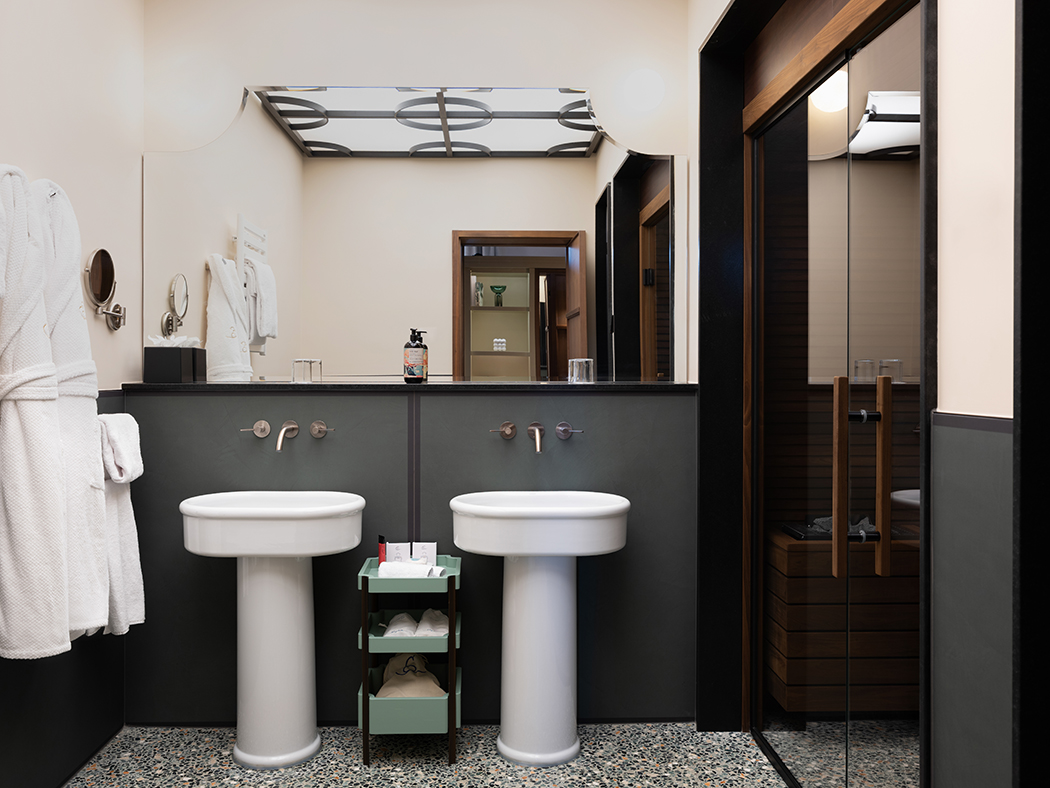 Elizabeth Unqiue Venice Suite Spa Canal View R 09