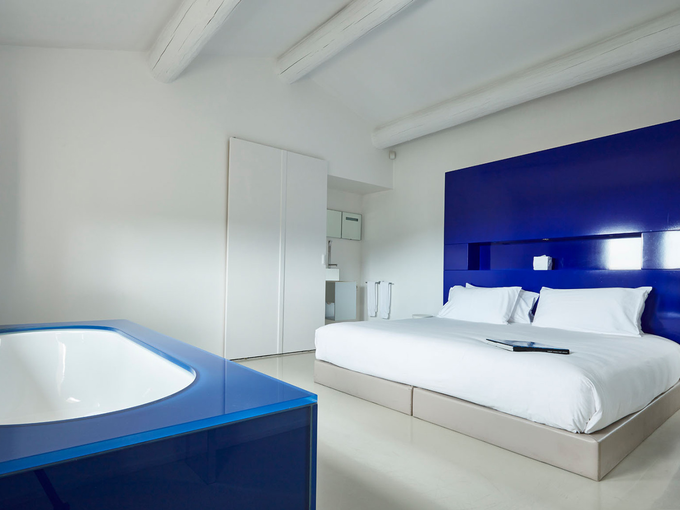 Domaine Andeols Prestige House R 06