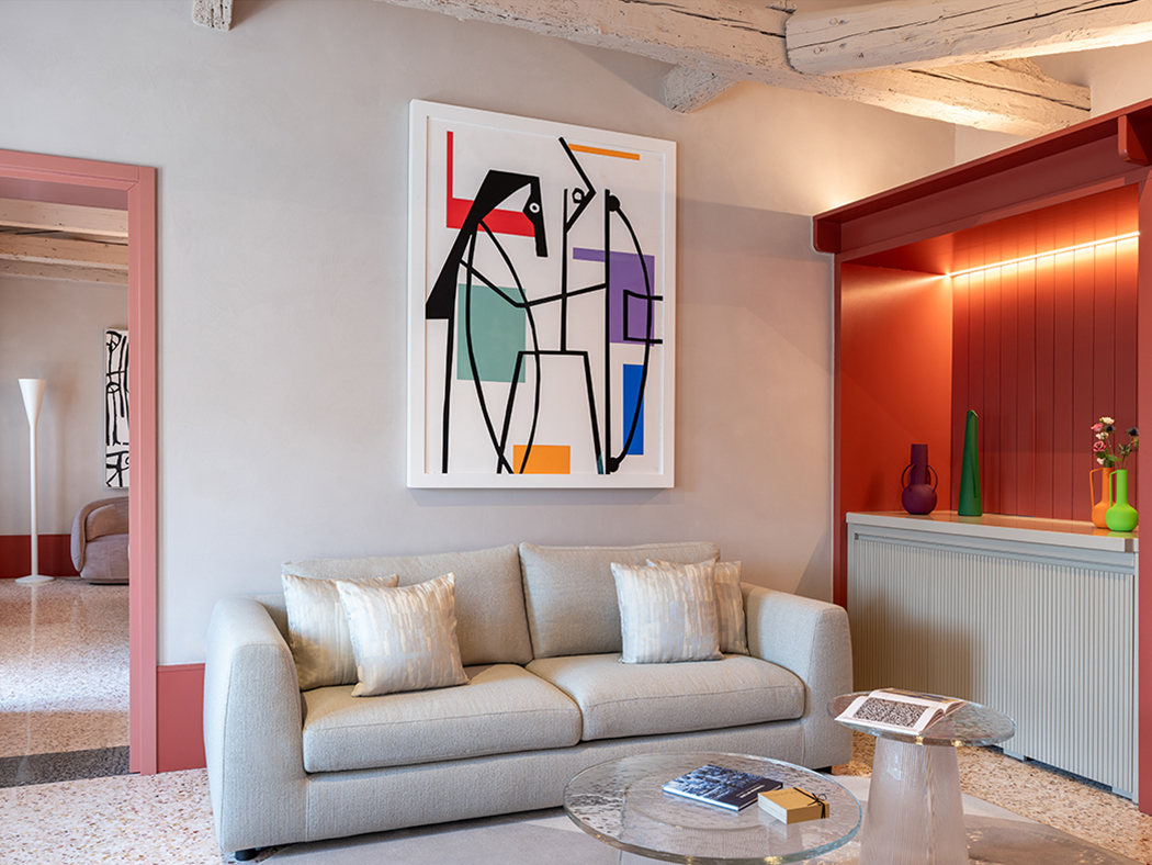 Elizabeth Unqiue Venice Suite Canal View R 08