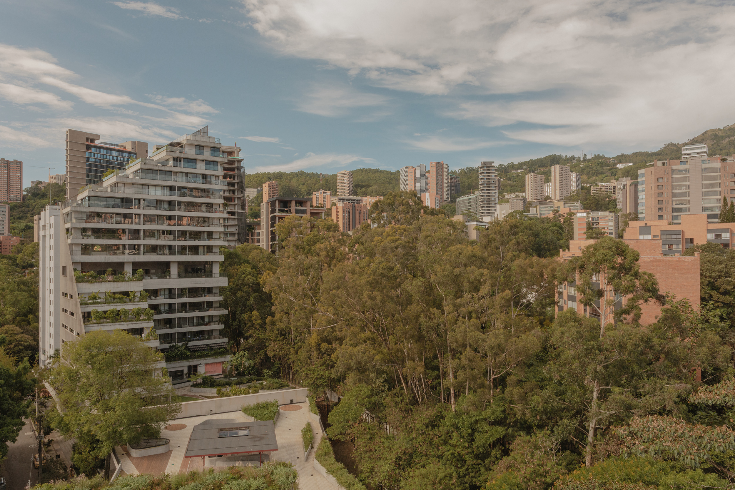 G 25 Wake Medellin Colombia