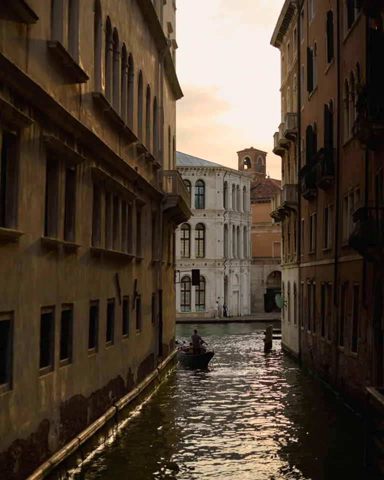 22 Originals Elizabeth Unique Venice