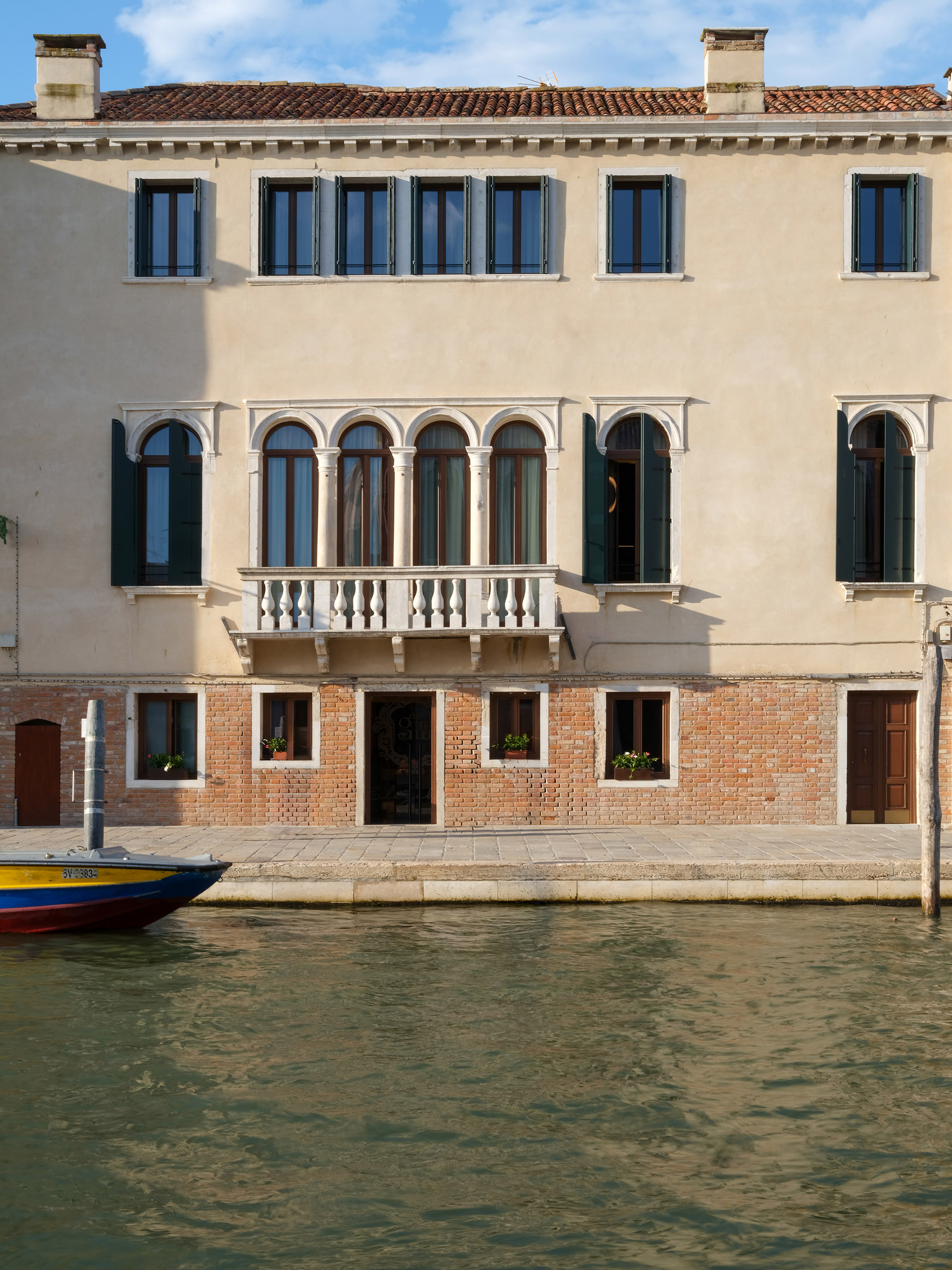 G 04 Elizabeth Unique Venice