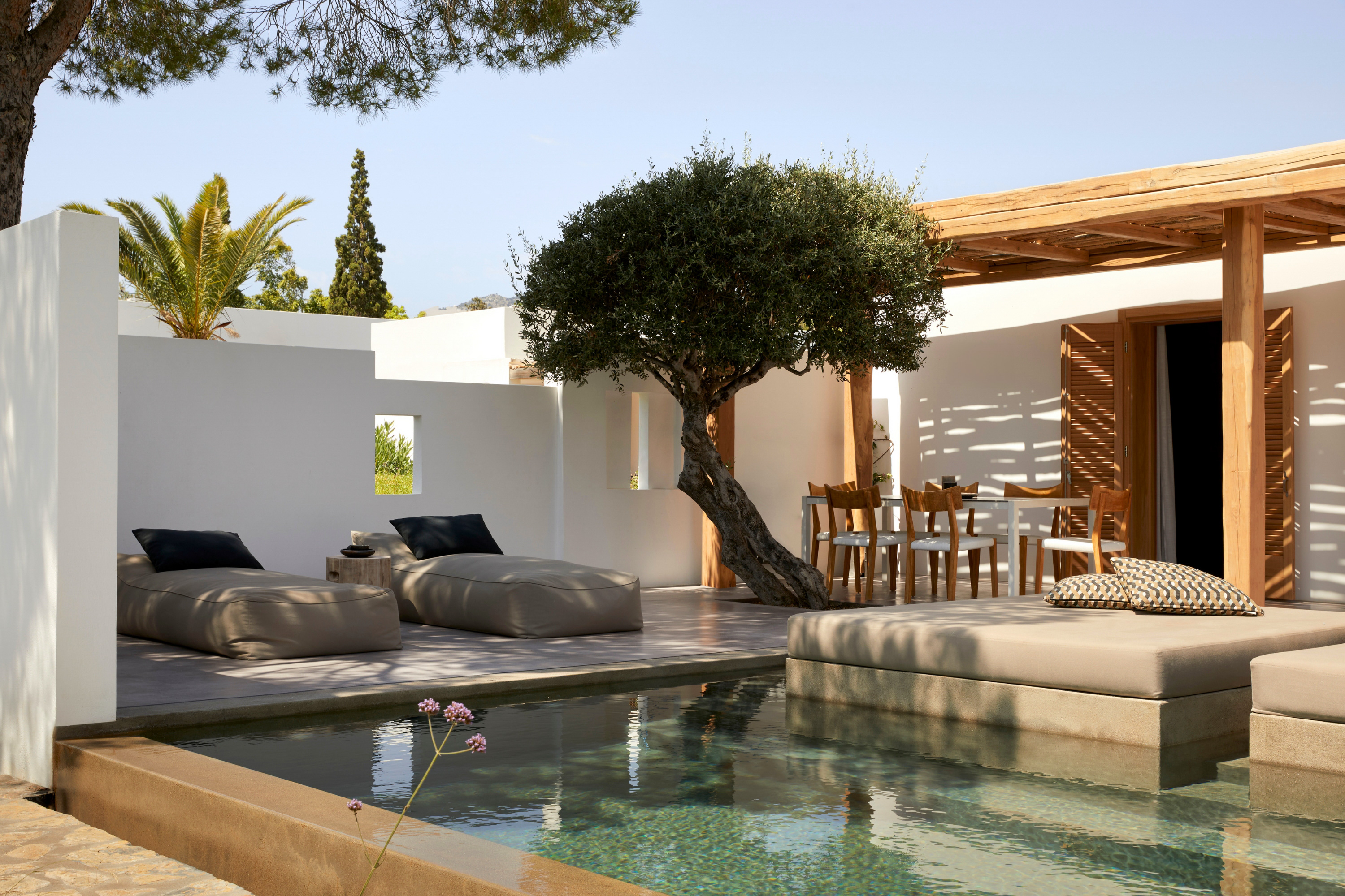 G 19 Minos Beach Art Hotel