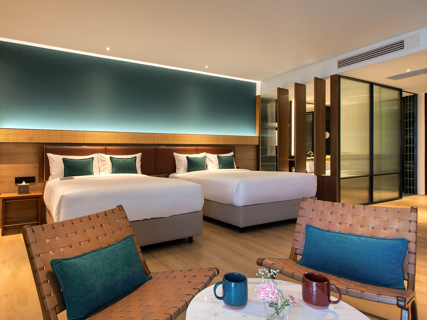 The Luma Family Extraordinary Suite R 02