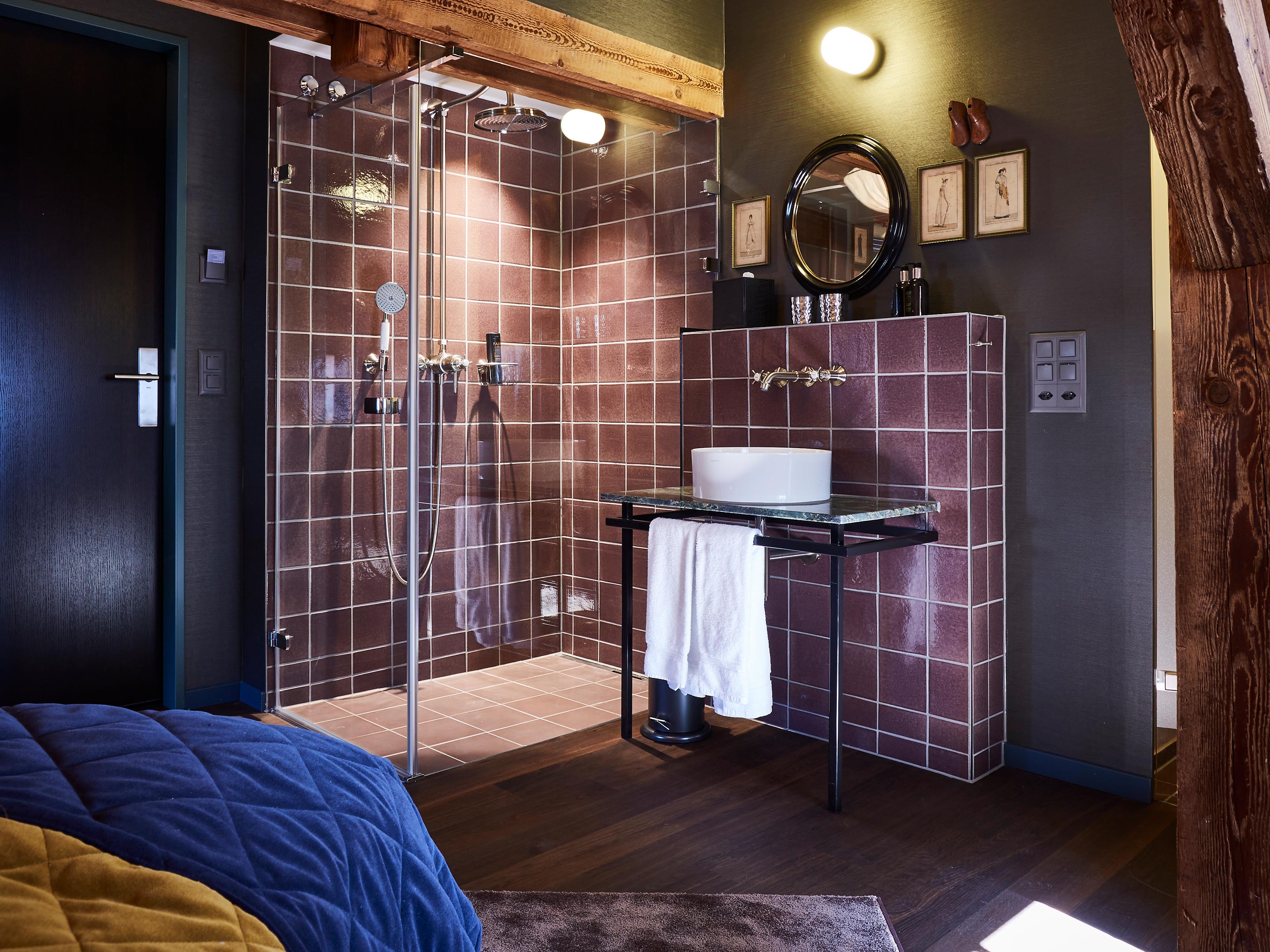 Spedition Hotel Shower in Thun