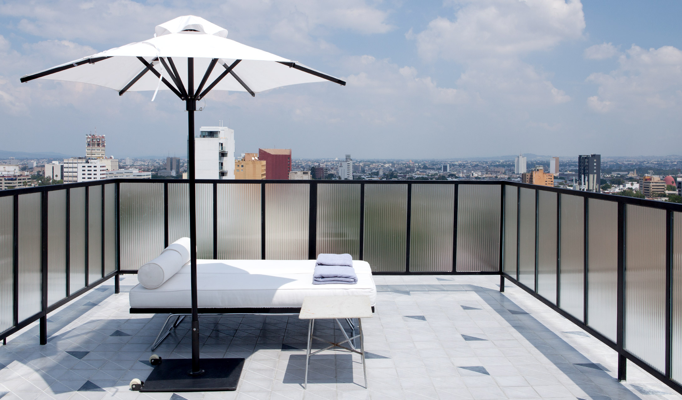 Casa Fayette Suite Private Terrace City View M 05 R V01