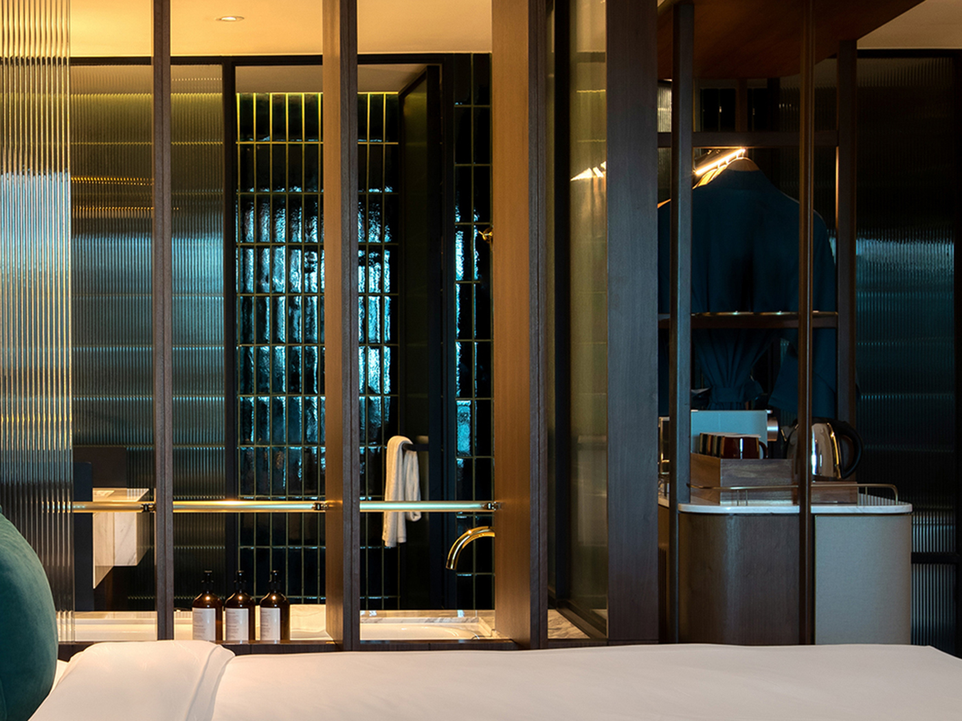 The Luma Emerald Orginal Hollywood R 02