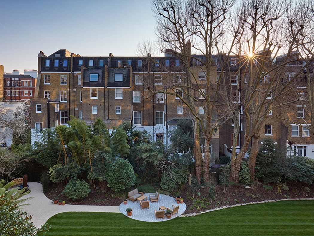 The Classic Garden View R 03