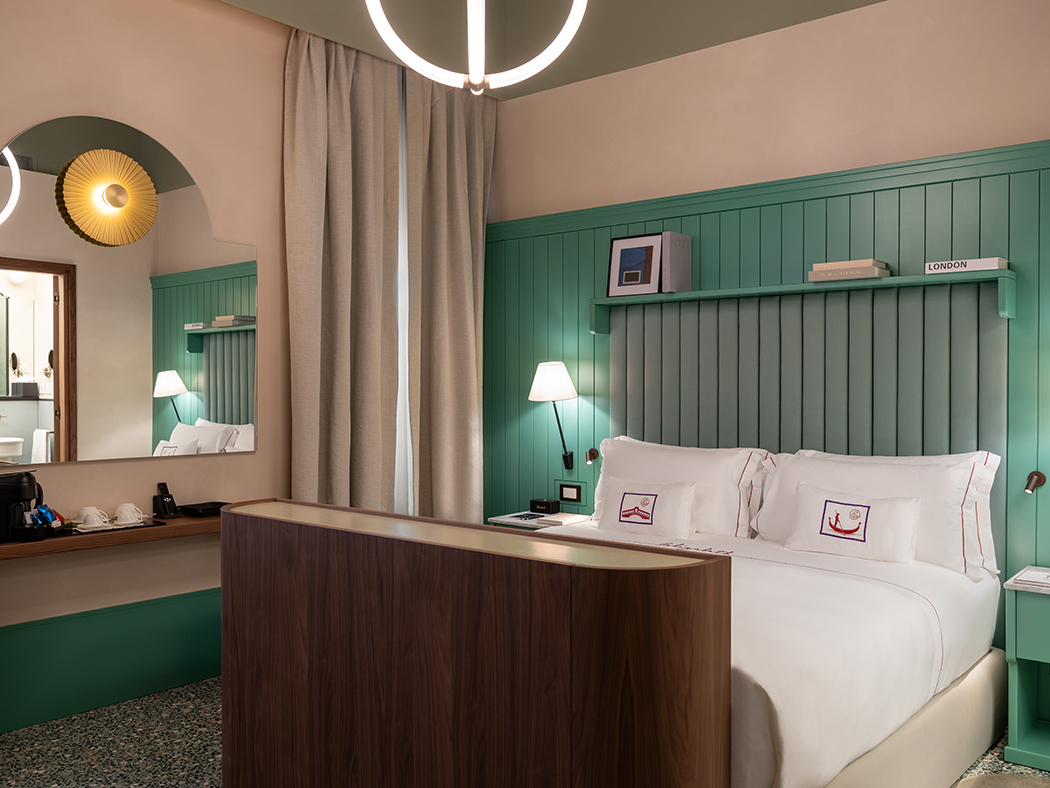 Elizabeth Unqiue Venice Prestige Two Rooms R 06