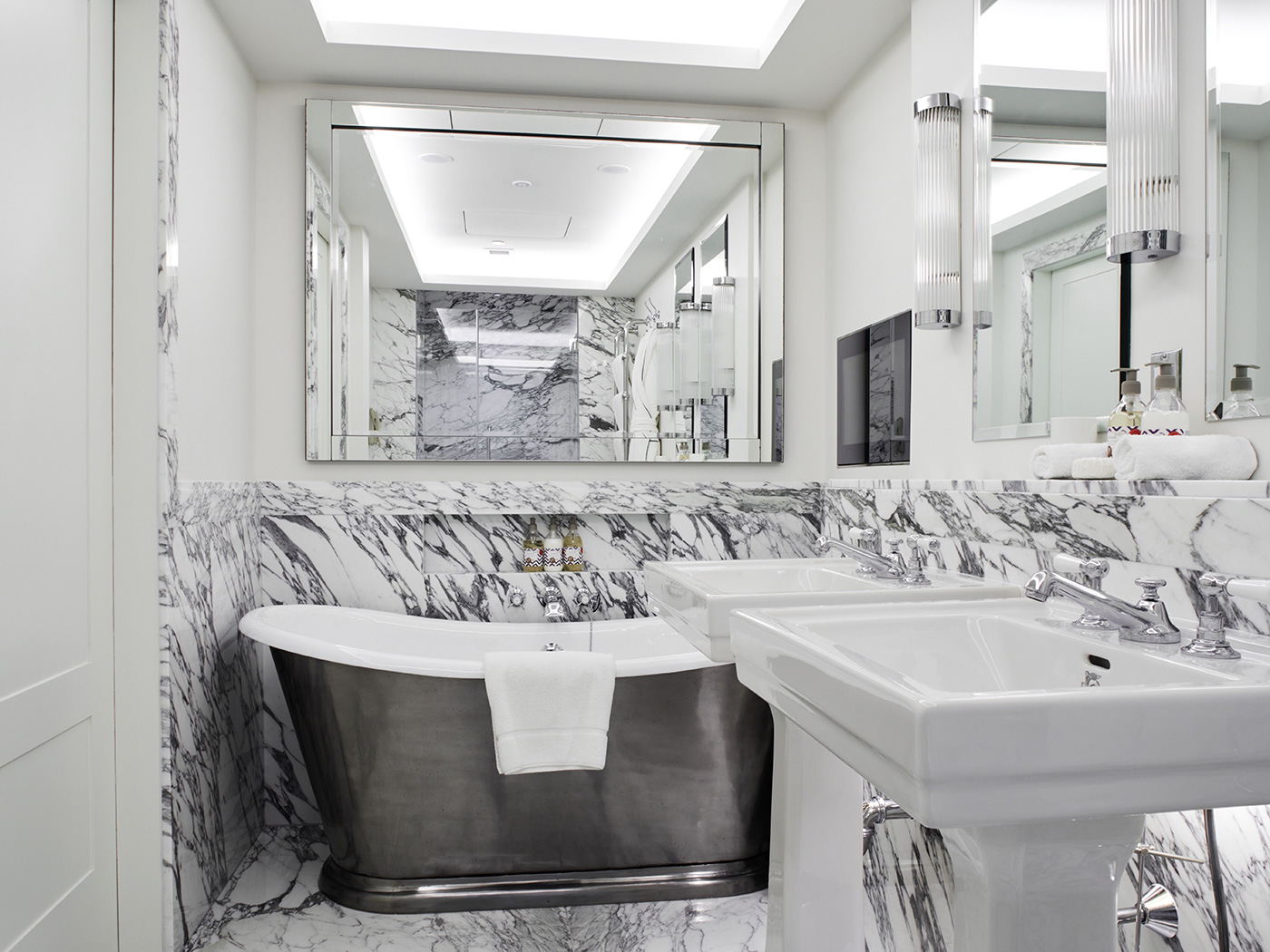 Crosby Street Luxury One Bedroom Suite R 07