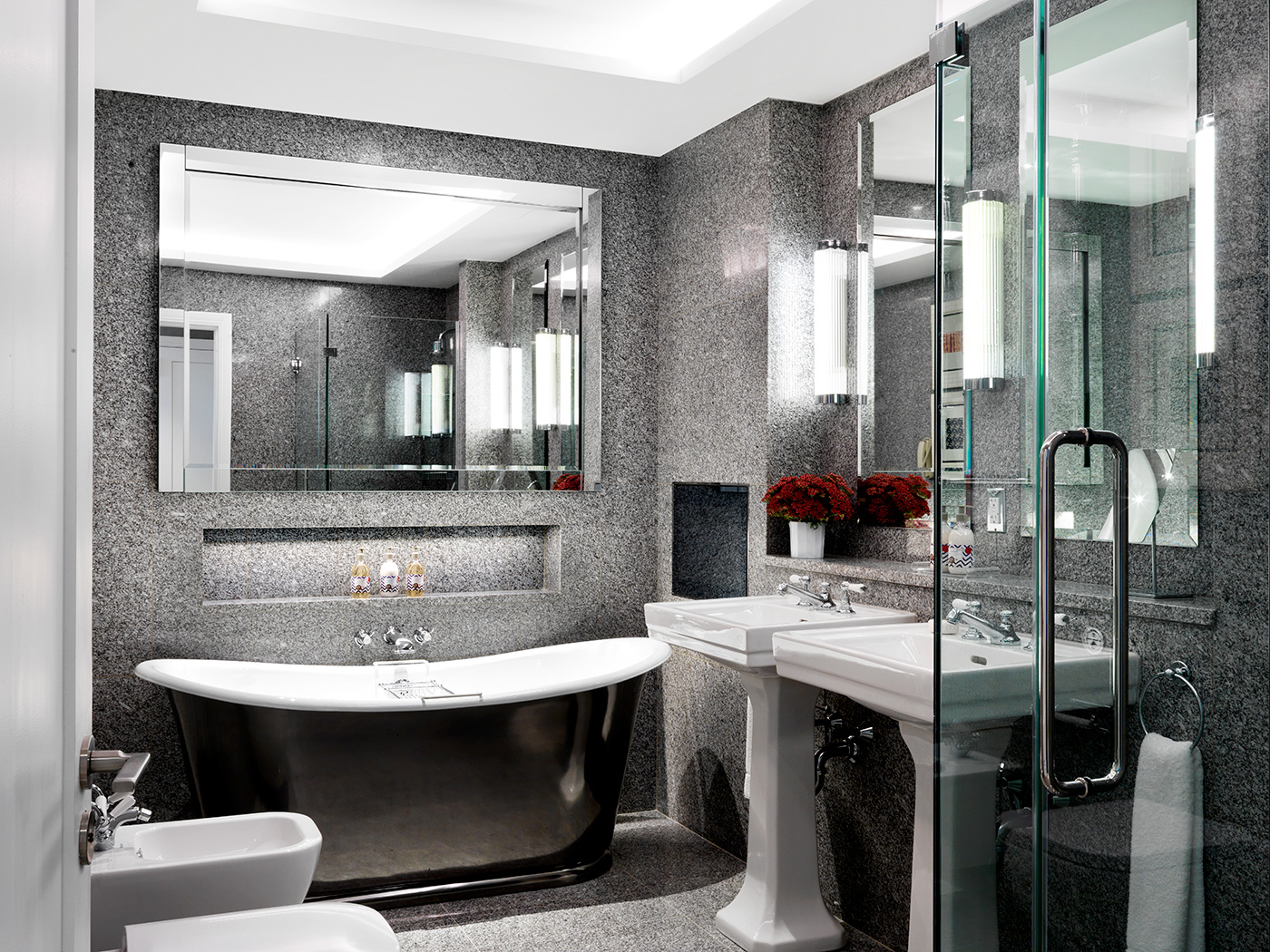 Whitby Accessible Junior Suite R 03