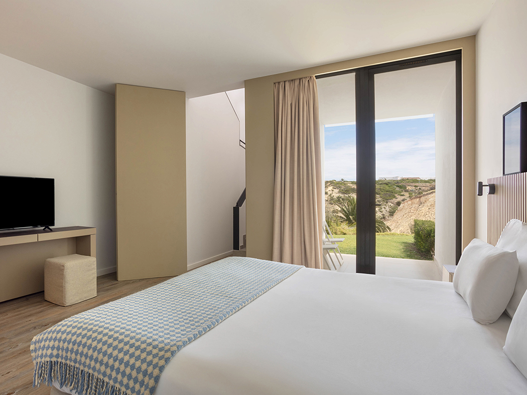 Memmo Baleeira Duplex Suite Garden View R 01