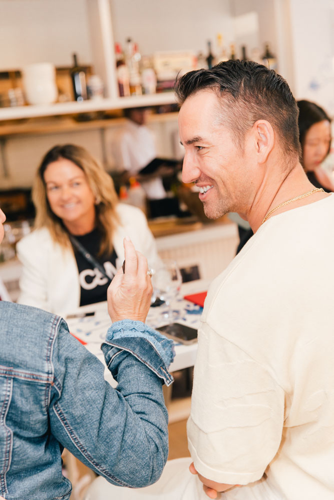 DH SALES24 S Sydney Travelpro 016